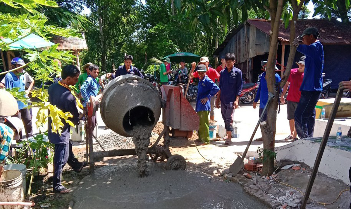 vĩnh xương thực hiện lộ bê tông nông thôn